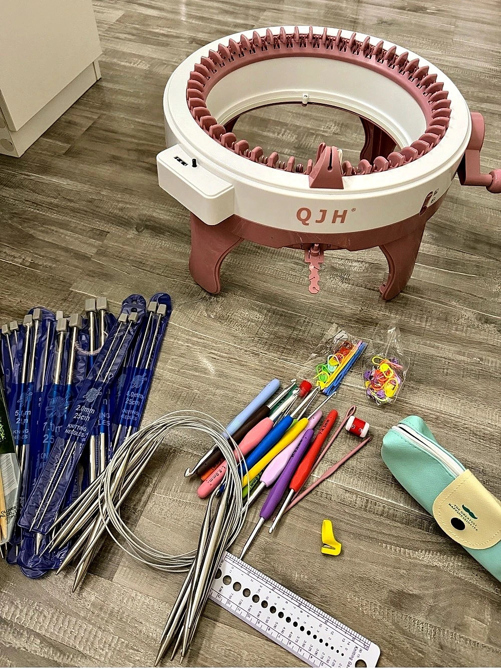 QJH Knitting Machine Set in Pink & White